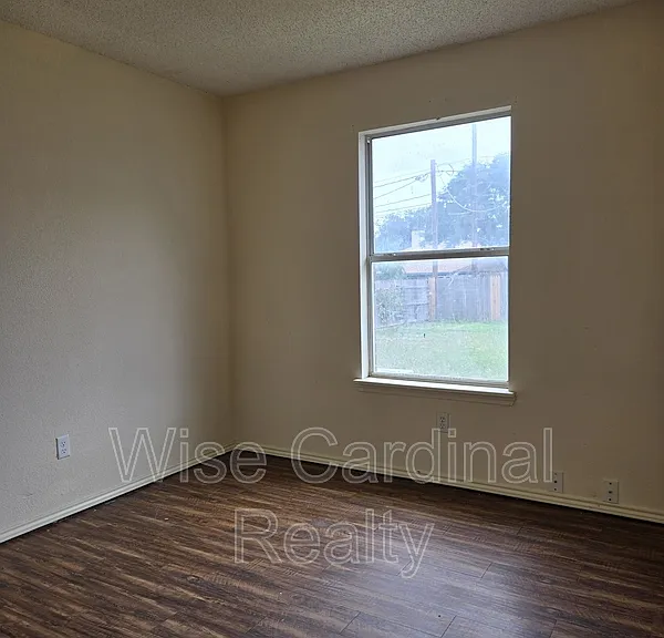 6311 31st St — Photo 3