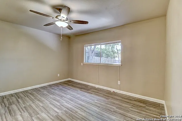 7731 Pipers Hl — Photo 12