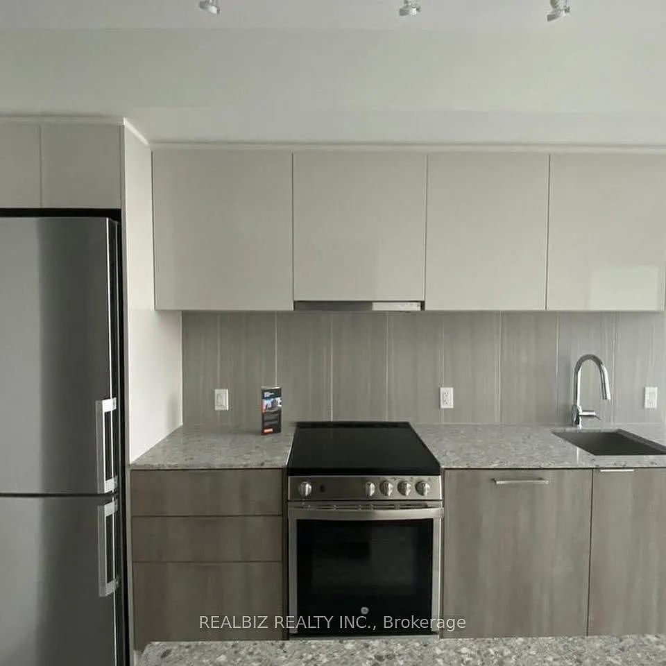 3 bed, $2,599 — Photo 2
