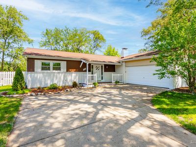 806 71st St, Darien, IL, 60561
