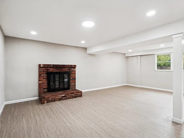 2226 Westwood Pl — Photo 24