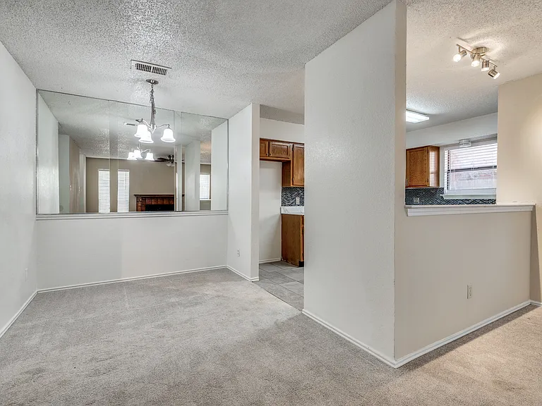 2617 Isbella Dr — Photo 9