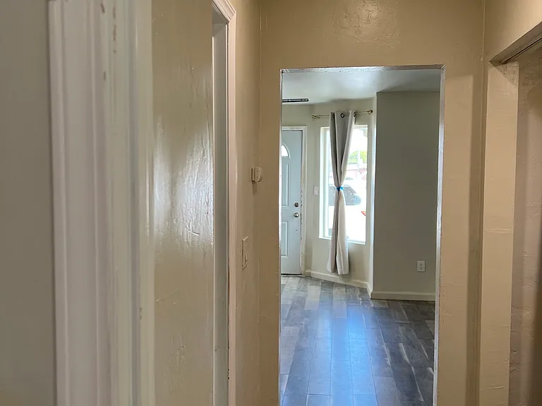 536 S Tulip St — Photo 13