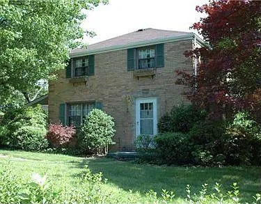 2460 Hampton Ave photo 1