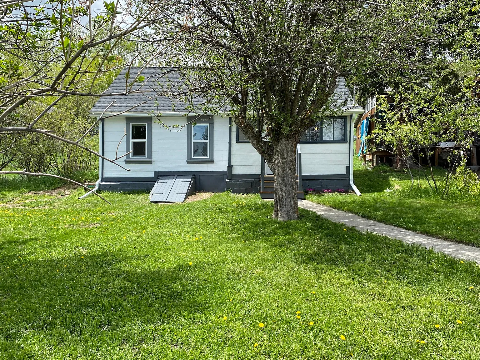 410 S McGillen Ave — Photo 4