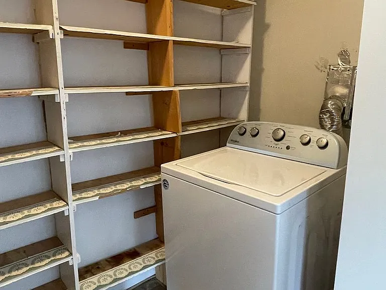 67 Carson Ave — Photo 8