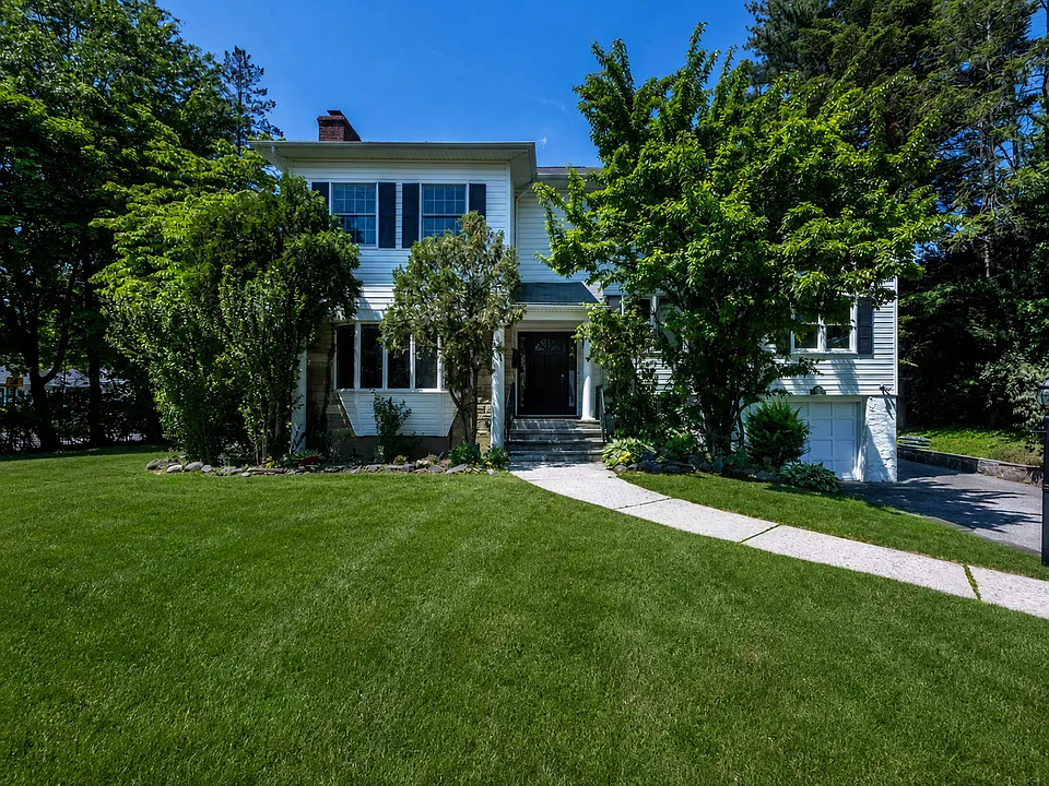 177 Puritan Dr