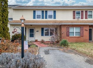 457 Crosswinds Dr, Lititz, PA 17543