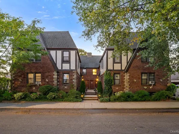 43-24 208th Street, Bayside, NY 11361