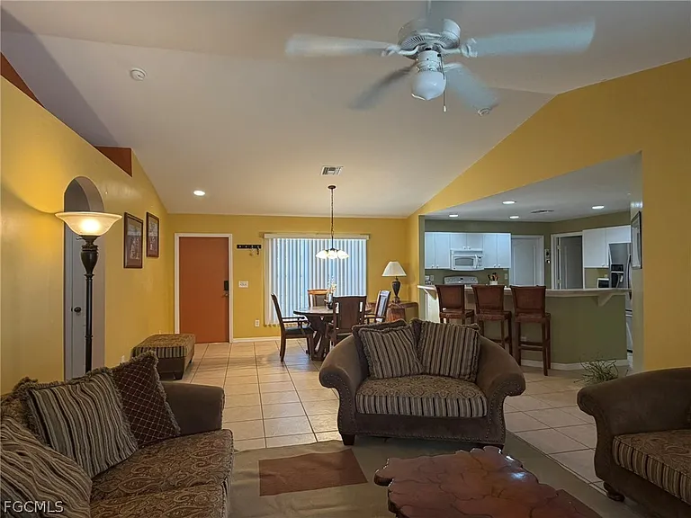 3732 NE 12th Pl — Photo 10