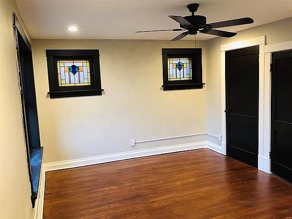 2nd image of 3924 Miami St #1