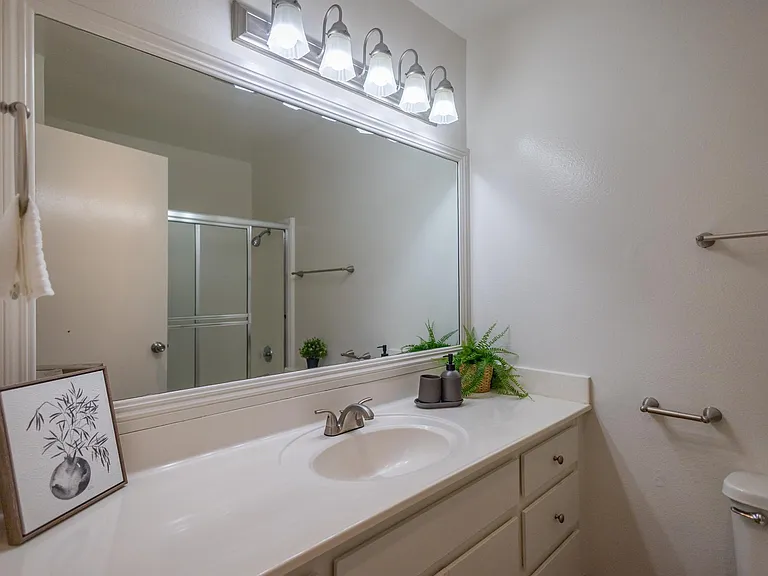 Continental Apartment Homes — Photo 15