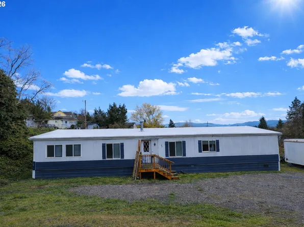 200 Emils Way Unit 45, Roseburg, OR 97471