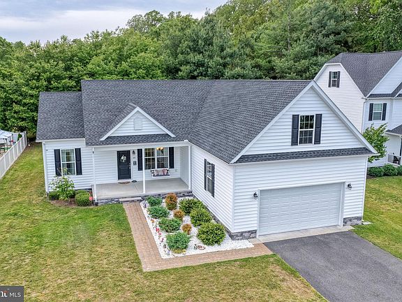 4th image of 89 Clear Spring Ct