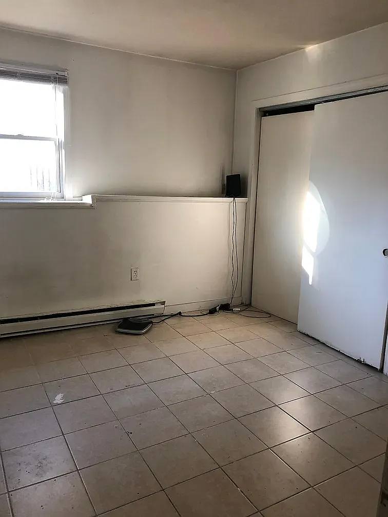 2 bed, 1000 sqft, $2,200 — Photo 4