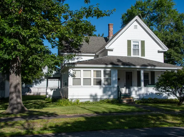 18 Spruce St, East Millinocket, ME 04430