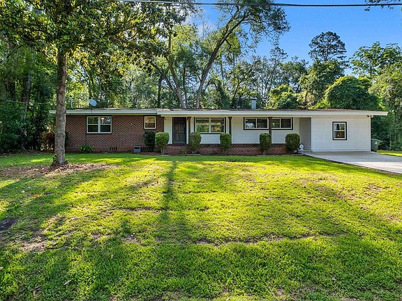 2nd image of 2351 Amelia Cir