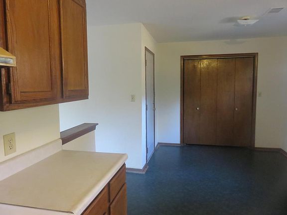 5th image of 112 Ivy Ln