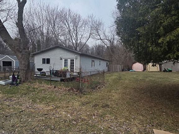 2nd image of 3338 Little St