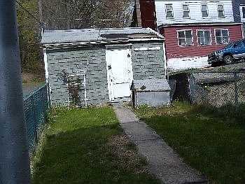 3rd image of 338 Pleasant St