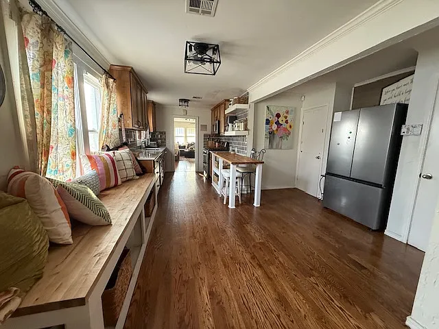 4900 N College Ave — Photo 3
