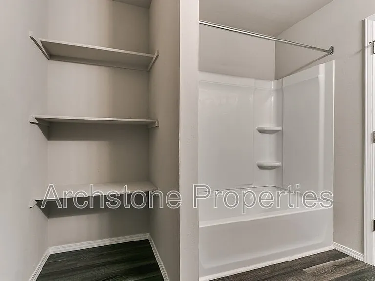 1308 Dustin Dr — Photo 21