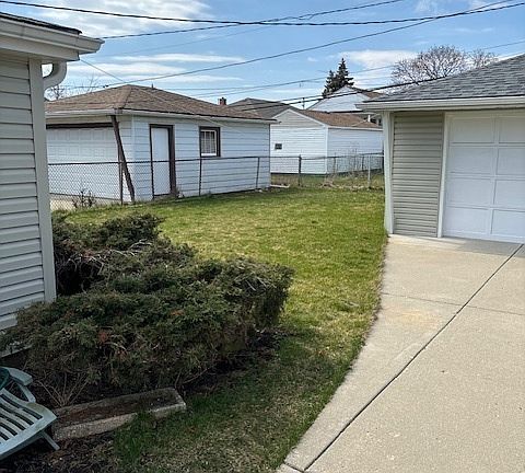 4th image of 4348 N Olcott Ave
