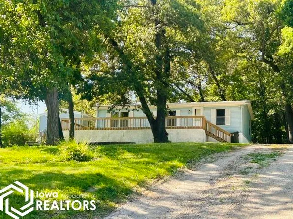 187 Horseshoe Dr, Montezuma, IA 50171