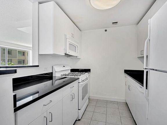 5th image of 40 W 116th St APT A316