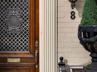 8 Belmont St, Toronto, ON M5R 1P8