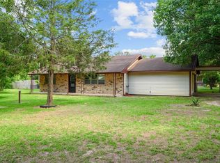 1005 Barten Rd, Columbus, TX 78934