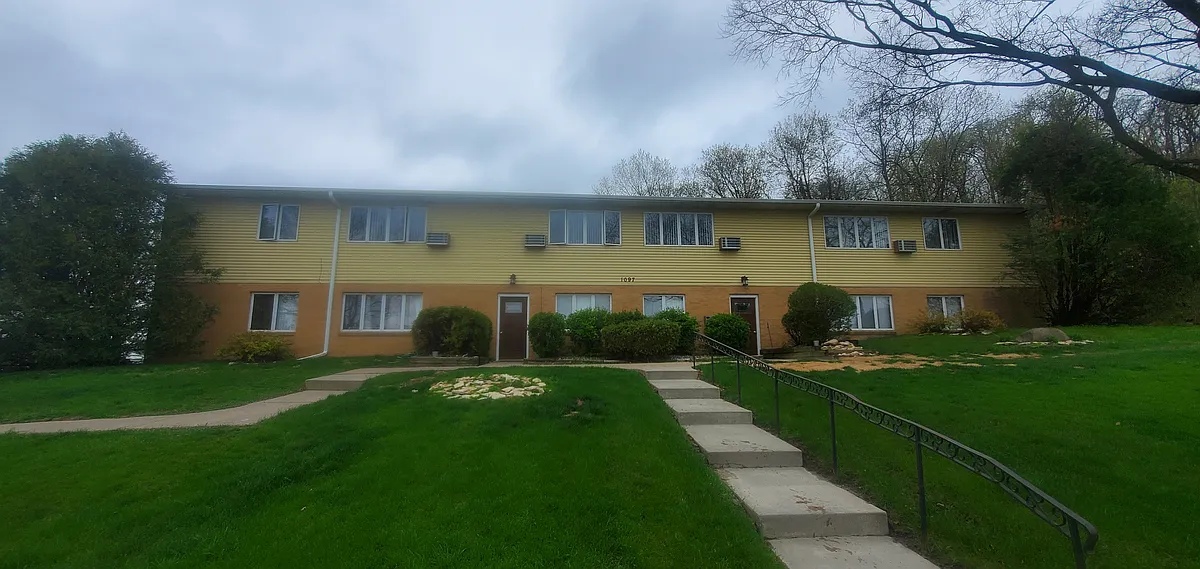 Building Photo - 1097 Oakview Dr #5