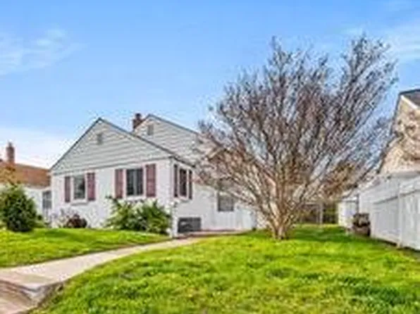 9226 Horatio Rd, Philadelphia, PA 19114