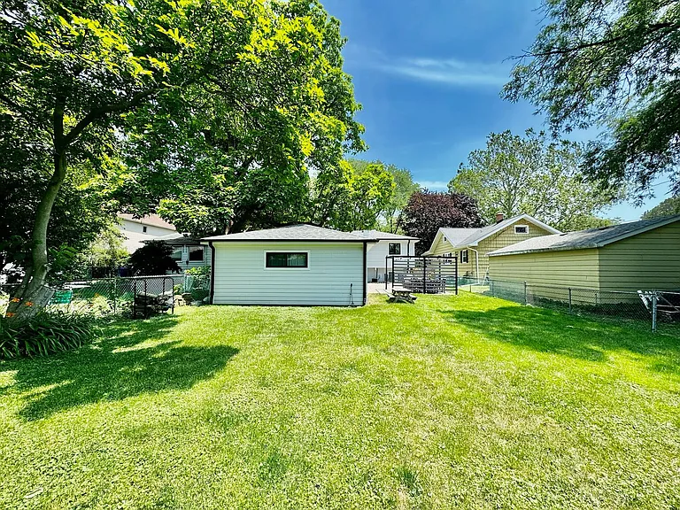514 S Yale Ave — Photo 52
