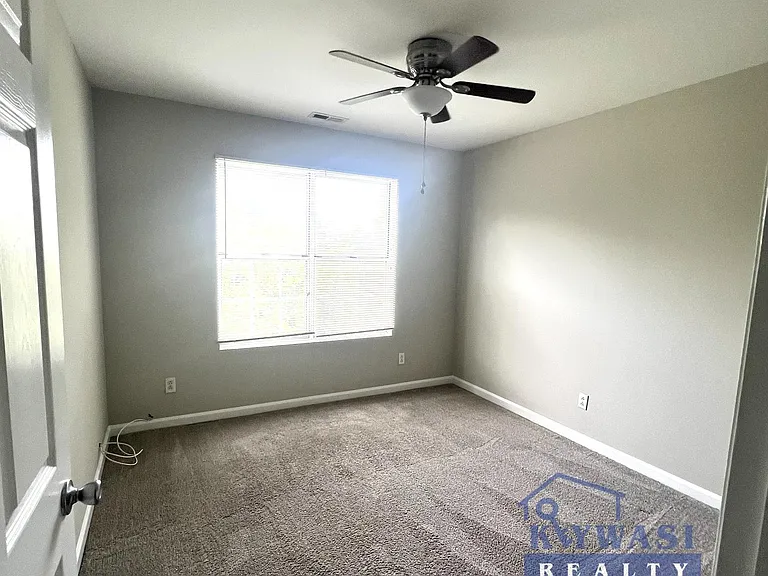 600 Larch St — Photo 16