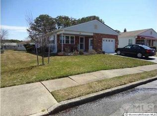 2 Olstins Ct, Toms River, NJ 08757