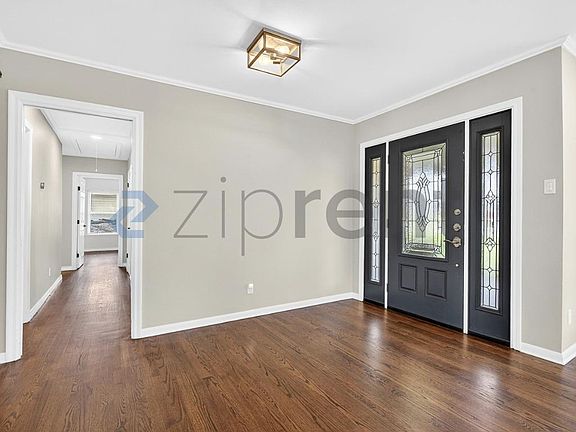 5th image of 1610 N Ave