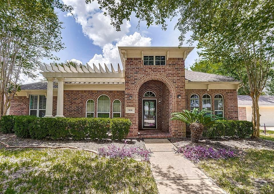 1st image of 3106 W Oaks Blvd