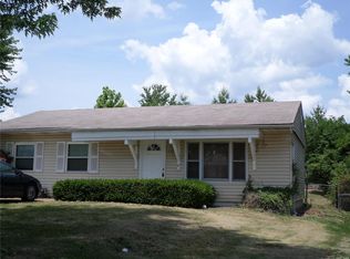 45 Cedar Ridge Dr, Pacific, MO 63069