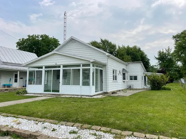 706 NW North West St, Winchester, IN 47394