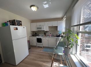 33 Chelsea St #1T, Boston, MA 02128