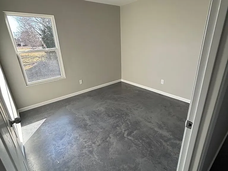 1300 W Mar Elm St — Photo 10