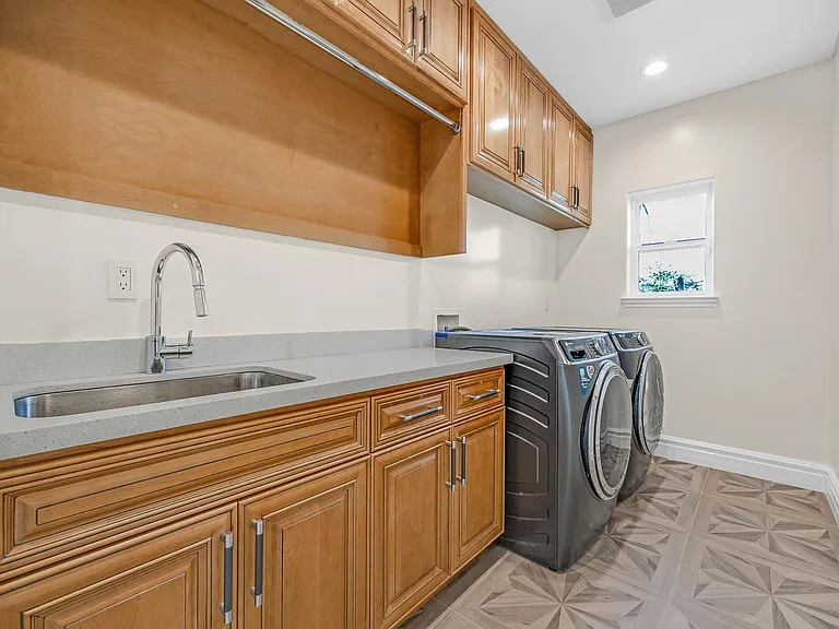 320 Tennyson Rd — Photo 5