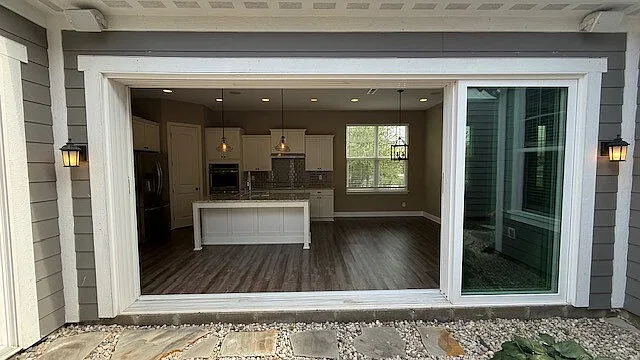 2 bed, 2.0 bath, 1648 sqft, $2,985 — Photo 4