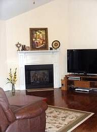 3rd image of 121 Bellwood Dr