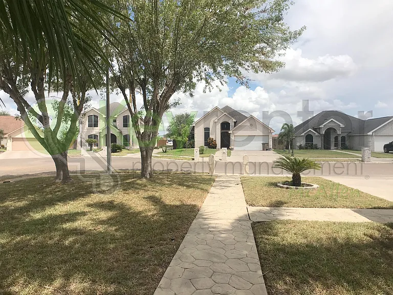 1918 Fawn Cir — Photo 2