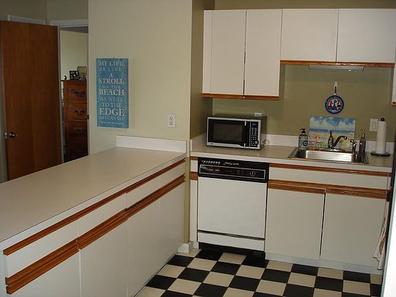4th image of 1 Carey Cir APT 407