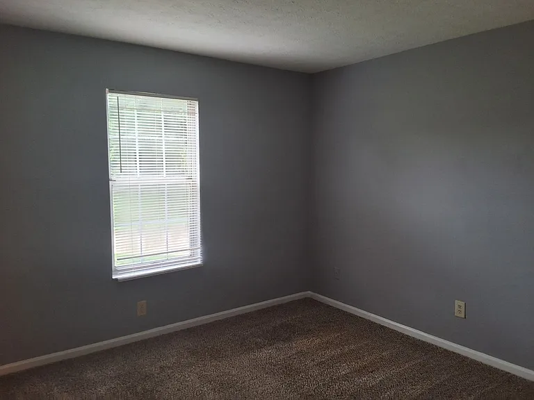340 Shelby Ave — Photo 9
