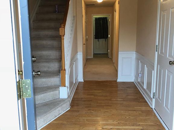 1st level: Front entryway