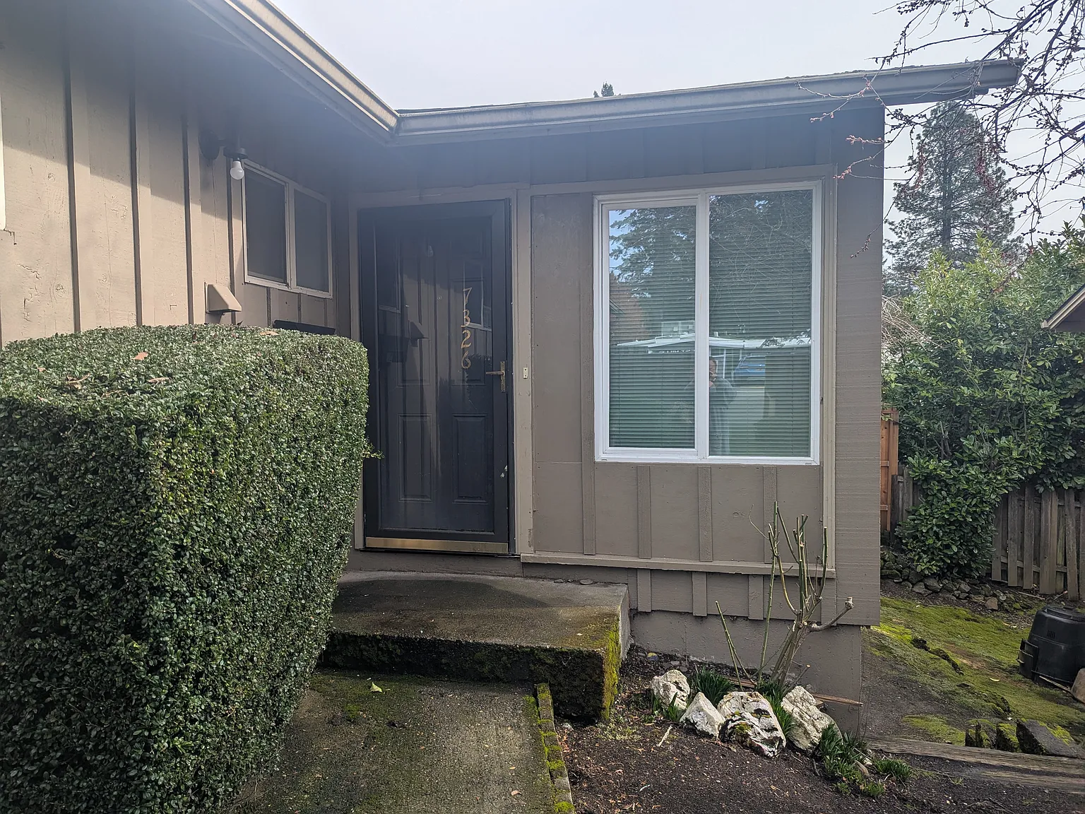 3 bed, 1100 sqft, $2,000 — Photo 2